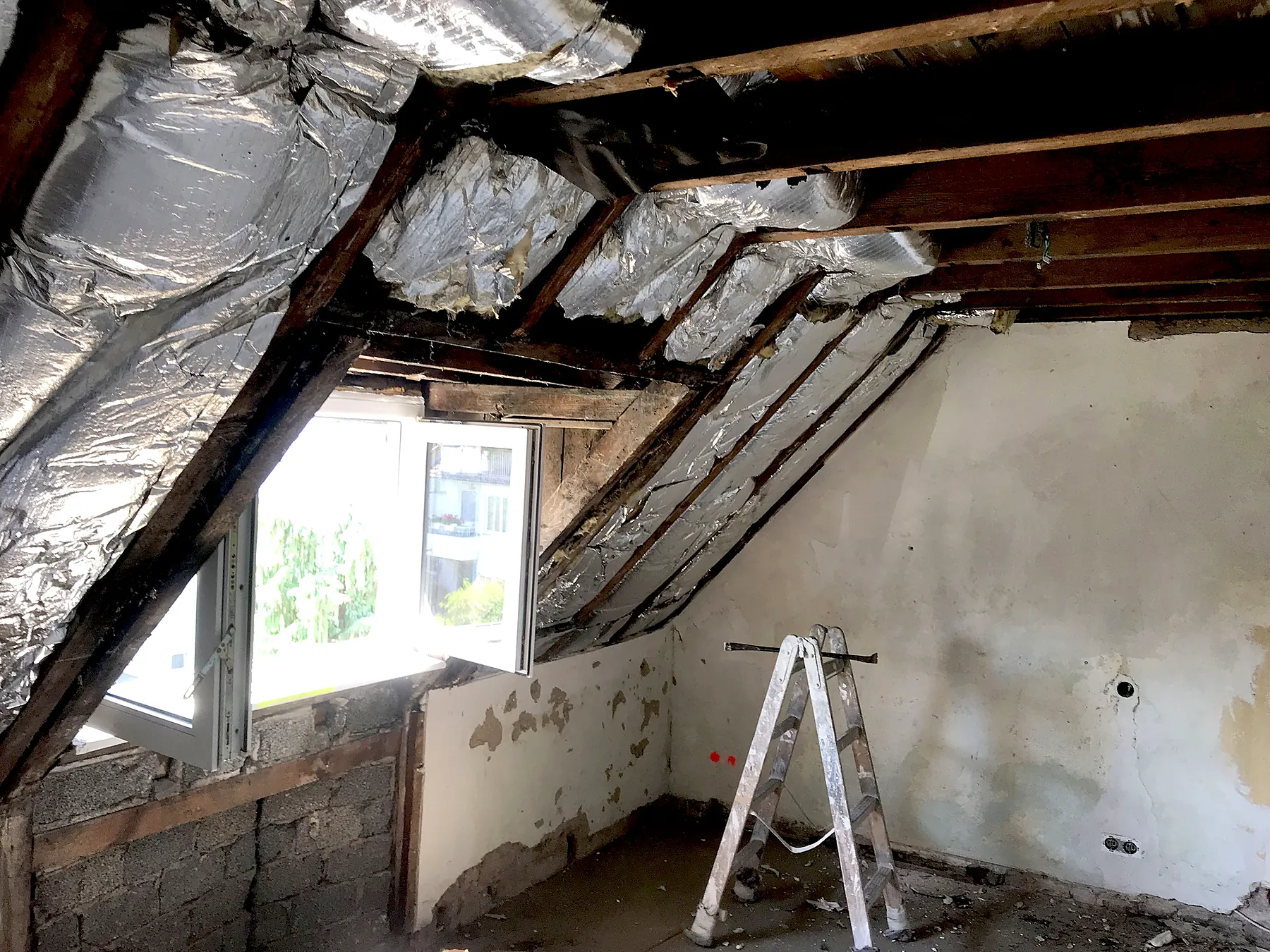 Vorher: Dachgeschoss im Rohbau
